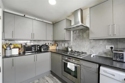 4 bedroom townhouse for sale, Wraysbury Drive, West Drayton UB7