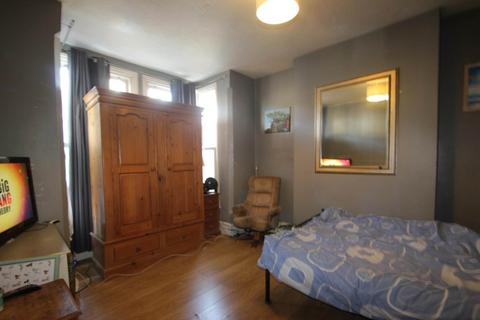 3 bedroom semi-detached house for sale, Park Terrace, Westcliff On Sea