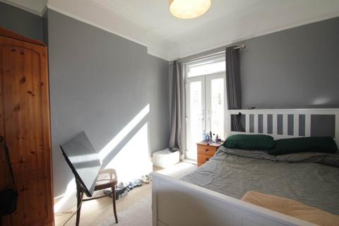 3 bedroom semi-detached house for sale, Park Terrace, Westcliff On Sea