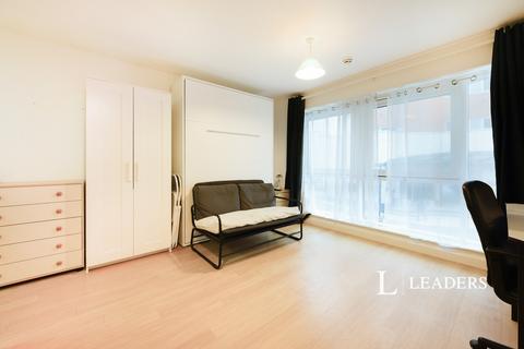 Studio to rent, The Roundhouse, Gunwharf Quays, Portsmouth, PO1
