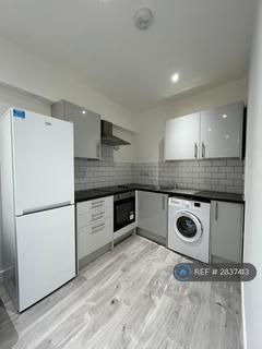 Studio to rent, Drayton Park Mews, London, N5