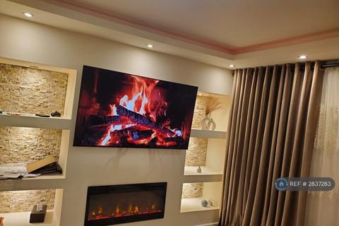 undefined, Green Walks, Prestwich, Manchester, M25