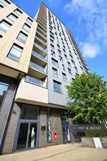 2 bedroom flat to rent, Guildford Road, Woking, GU22