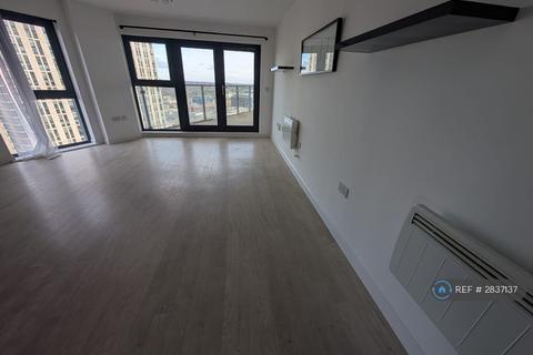 2 bedroom flat to rent, Guildford Road, Woking, GU22