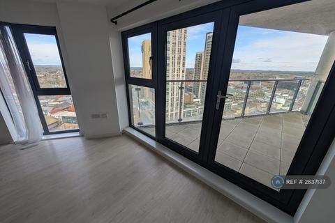 2 bedroom flat to rent, Guildford Road, Woking, GU22