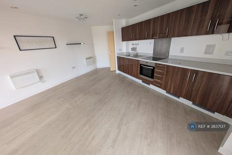 2 bedroom flat to rent, Guildford Road, Woking, GU22