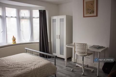 1 bedroom in a house share to rent, Brampton Grove, Wembley, HA9