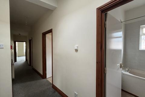 2 bedroom flat to rent, 24 Abington Square, NORTHAMPTON