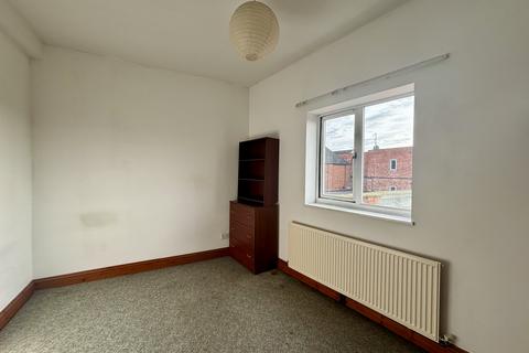 2 bedroom flat to rent, 24 Abington Square, NORTHAMPTON