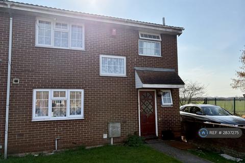 undefined, Rayners Close, Colnbrook, Slough, SL3
