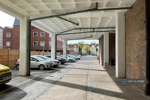 undefined, Victoria Avenue, Southend-On-Sea, SS2