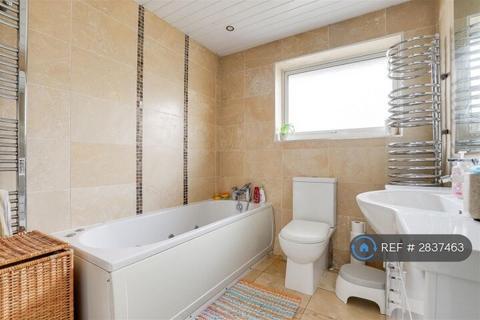 4 bedroom semi-detached house to rent, Brisbane Drive, Stapleford, Nottingham, NG9