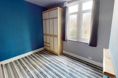 3 bedroom terraced house for sale, Wibsey Park Avenue, Wibsey, Bradford