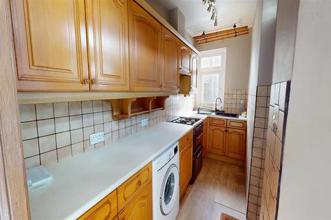 3 bedroom terraced house for sale, Wibsey Park Avenue, Wibsey, Bradford