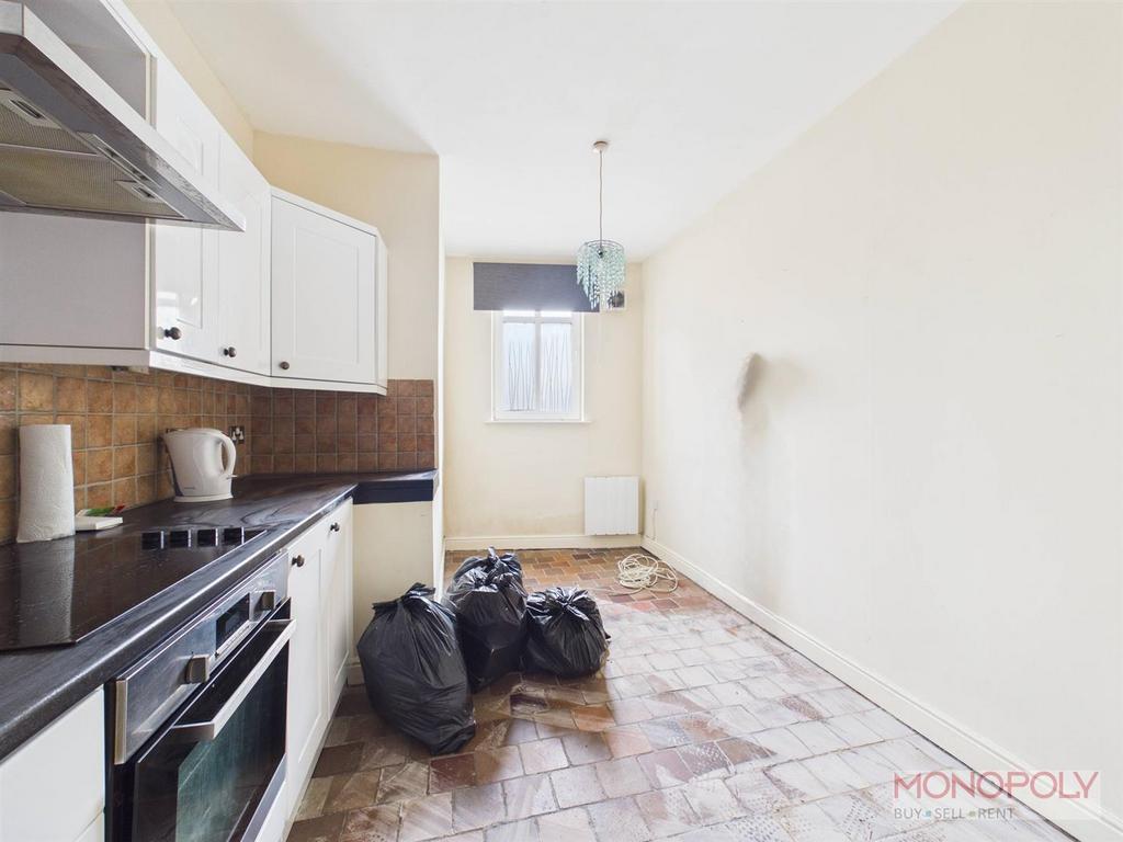 CAM01943 G0-PR0638-STILL004.jpg
