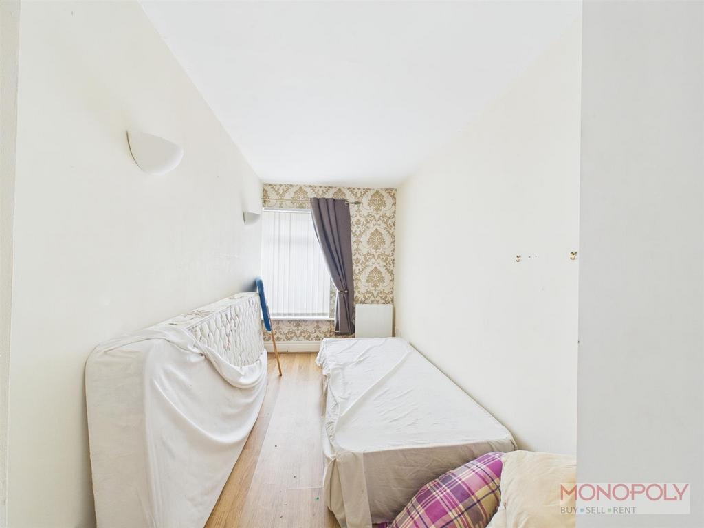 CAM01943 G0-PR0638-STILL003.jpg