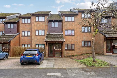 1 bedroom flat for sale, Adams Way, Alton, Hampshire, GU34