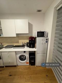 1 bedroom flat to rent, Windus Mews, London, N16