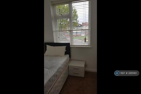 2 bedroom flat to rent, Willow Road, Enfield, EN1