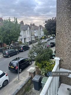 3 bedroom flat to rent, Sirdar Road, London, N22