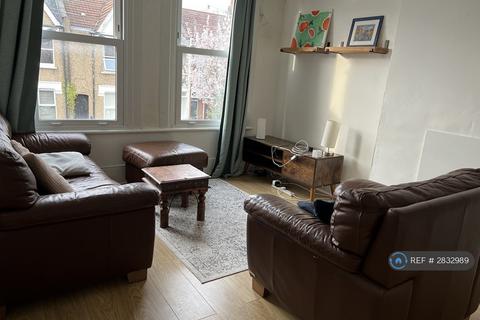 3 bedroom flat to rent, Sirdar Road, London, N22