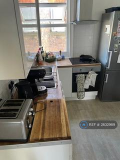 3 bedroom flat to rent, Sirdar Road, London, N22