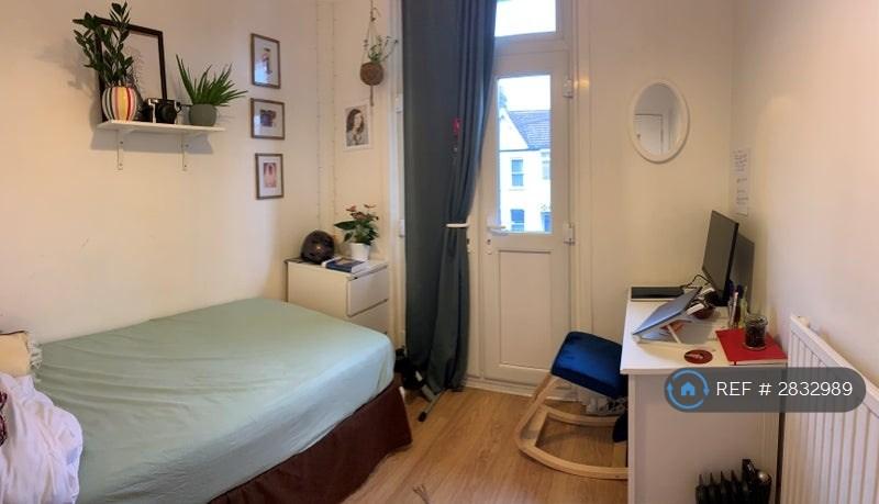 Single Bedroom 1st Floorr