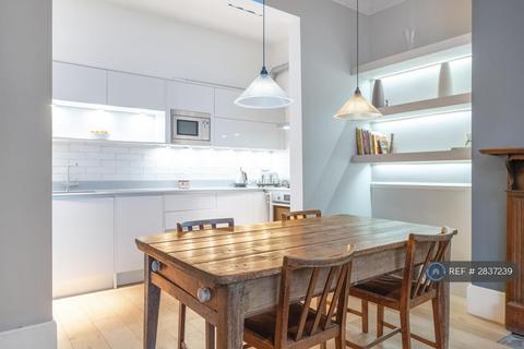 2 bedroom flat to rent, Glenmore Road, London, NW3