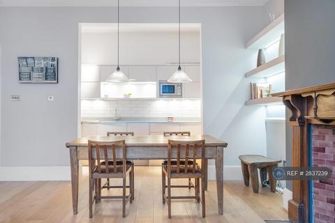 2 bedroom flat to rent, Glenmore Road, London, NW3