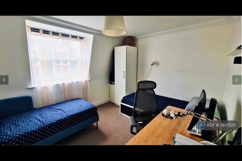 undefined, Fontaine Court, London, N14