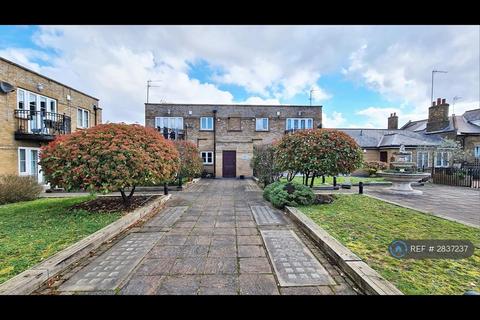 undefined, Fontaine Court, London, N14