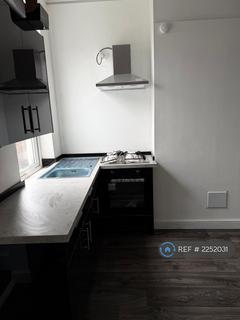 2 bedroom terraced house to rent, Meadowhall Road, Rotherham, S61