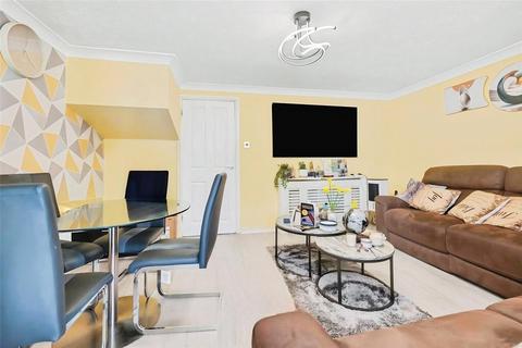 3 bedroom terraced house for sale, Warren Drive, BASILDON, Essex, SS14
