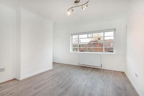 2 bedroom apartment to rent, London N2