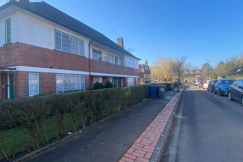 2 bedroom apartment to rent, London N2