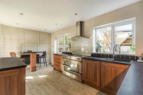 5 bedroom detached house for sale, 5 Bed detached house & annexe /studio, Hampton Dene Road