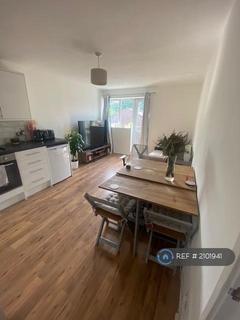 2 bedroom flat to rent, Barney Close, London, SE7