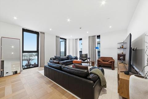 undefined, Merino Gardens, London, E1W