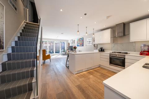 undefined, Cedars Mews, London, SW4