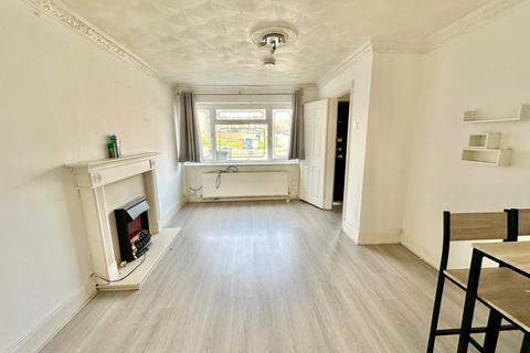 3 bedroom terraced house for sale, Maycroft Gardens, Grays