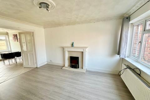 3 bedroom terraced house for sale, Maycroft Gardens, Grays
