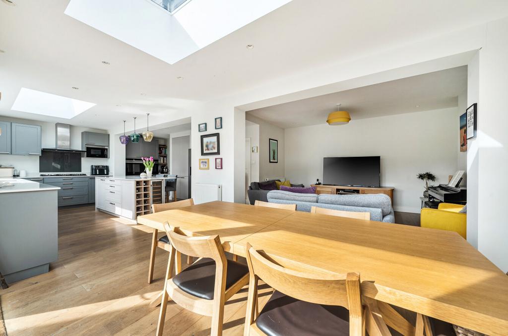 1430423-12-69b443...