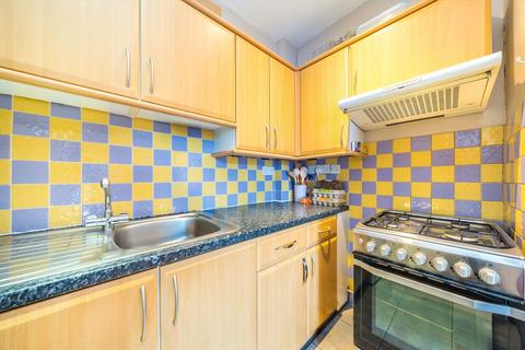 1 bedroom flat for sale, Chelverton Road, London SW15