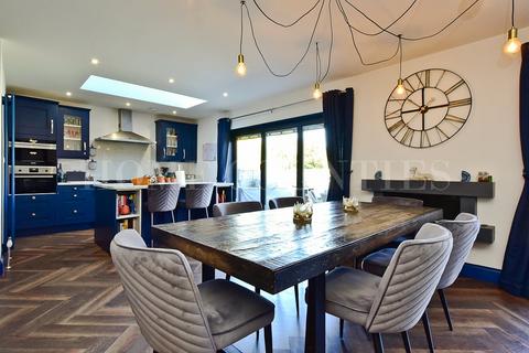 undefined, Billy Lows Lane, Potters Bar, EN6