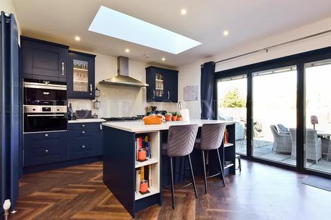 undefined, Billy Lows Lane, Potters Bar, EN6