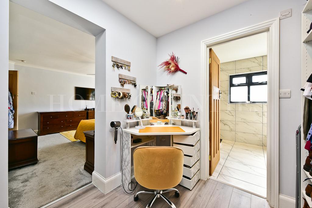 Master Suite / Dressing Room / En-suite