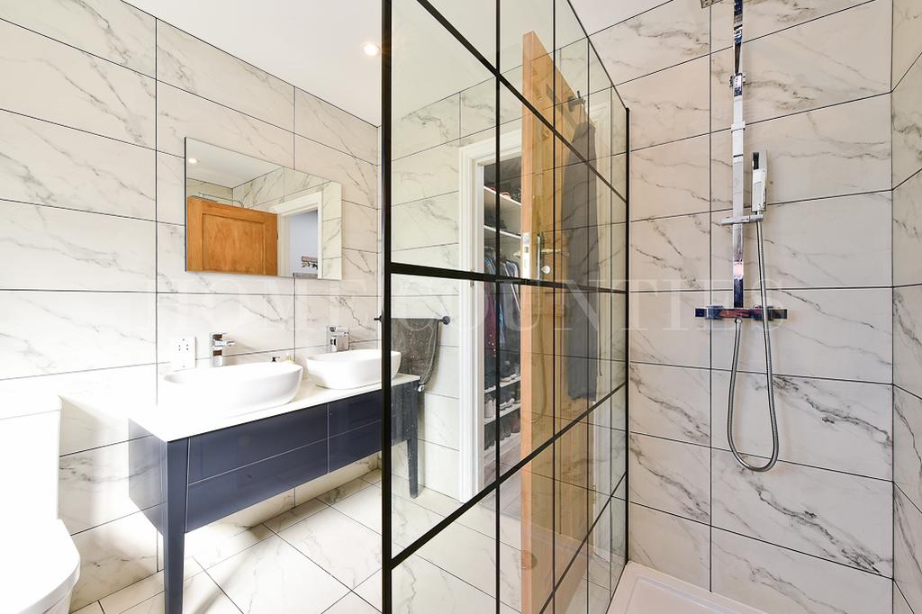 Master Suite / Dressing Room / En-suite