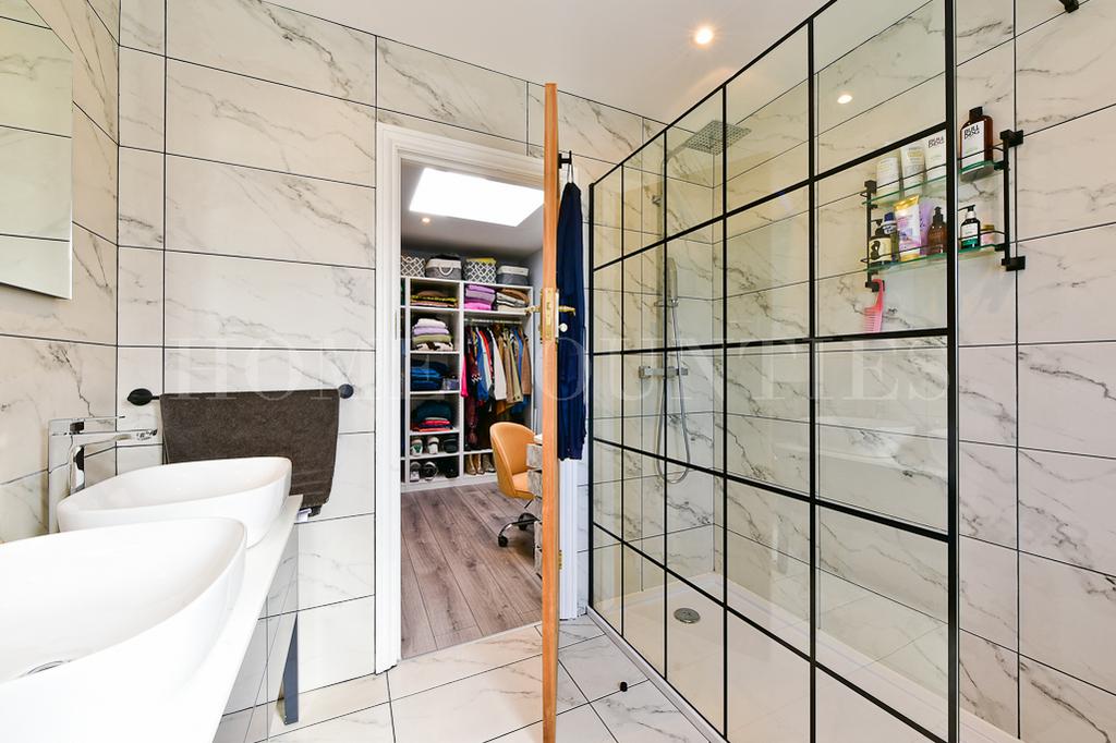 Master Suite / Dressing Room / En-suite