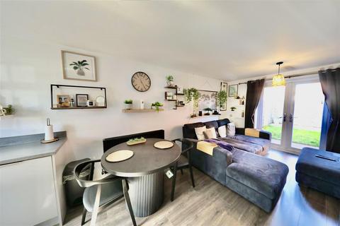 undefined, Hamlet Drive, Kingswood, Hull