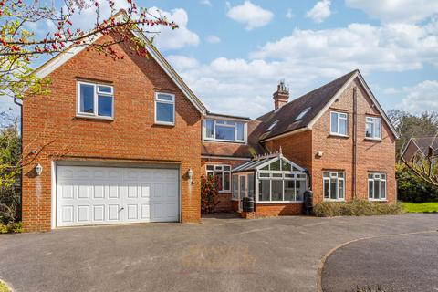 4 bedroom detached house for sale, Beacon Rise, East Grinstead RH19